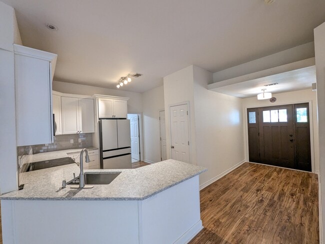 Photo - 1020 Freeport Ct