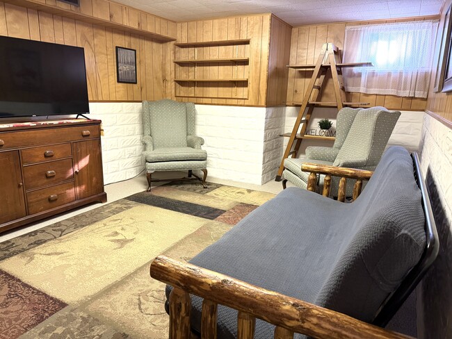 Photo - 645 N 30th St