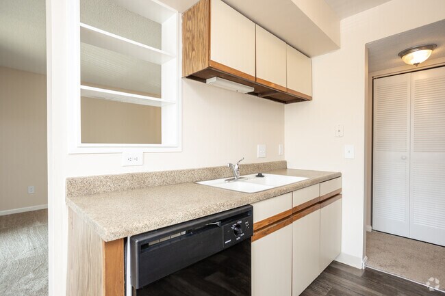 1BR, 1BA - 676 SF - Maple