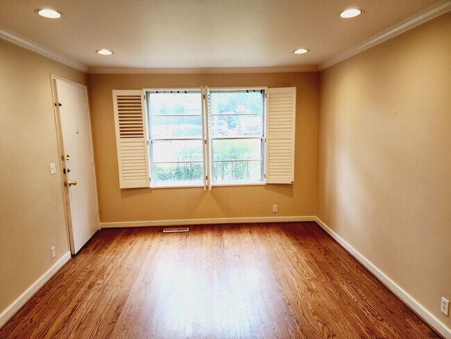 Photo - 109 B Memory Court, Mountain Brook, Alabama 35213