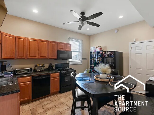 Photo - 2028 N Hamlin Ave Unidad 2