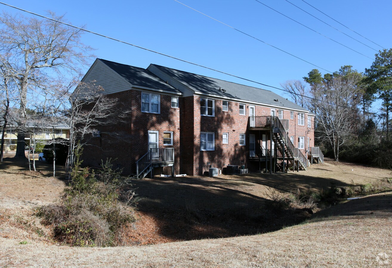 Photo - Carteret Court Apartments