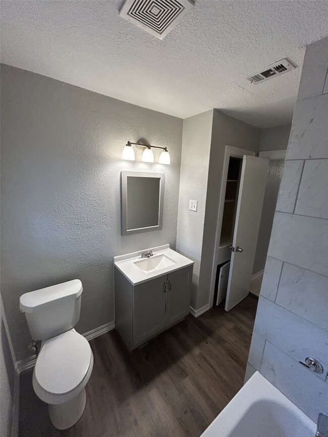 Photo - 301 W Austin Ave