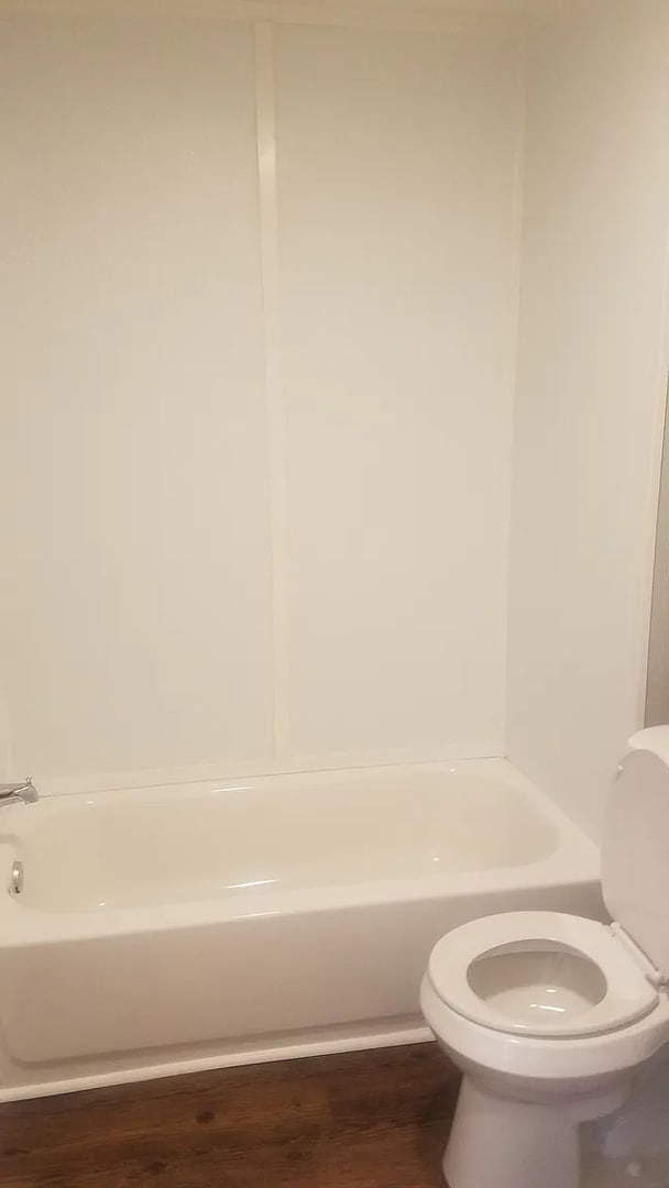 Photo - Spacious 2 Bedroom 1 Bathroom Home WIth Hu...