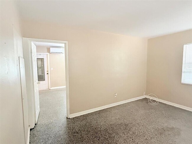 Photo - 1304 Browning St