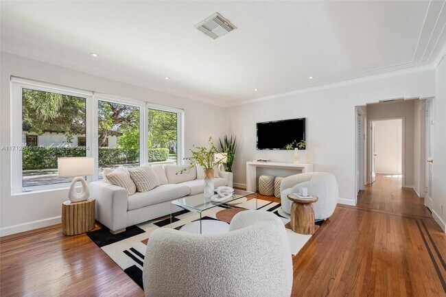 Photo - 7300 NE 7th Ave