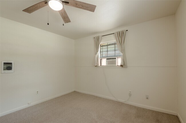 Photo - 712 Cline St