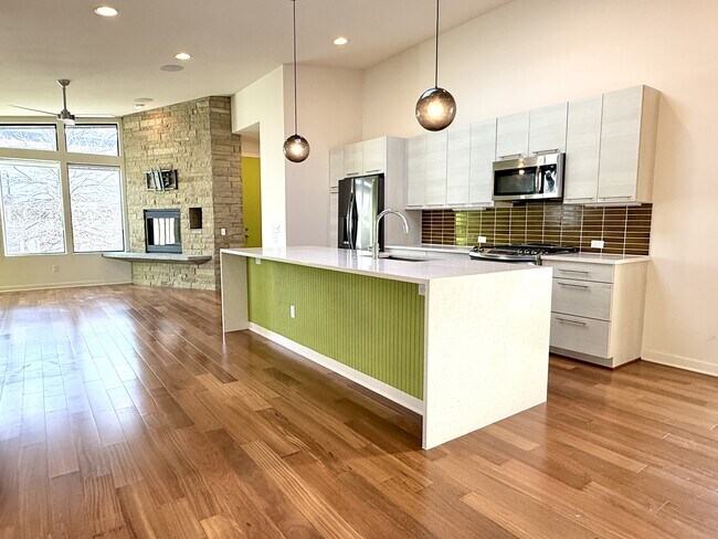 Photo - 416 Starlight Vlg Lp