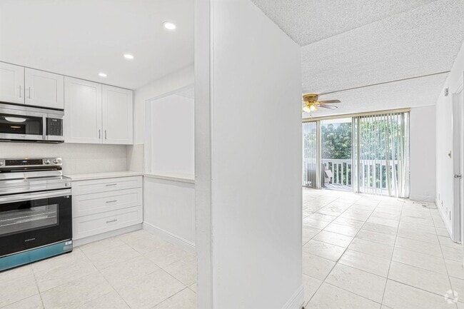 Building Photo - 7081 Environ Blvd Unit 439 Rental