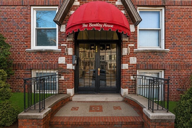 Building Photo - 149 Bentley Ave Unit BS1