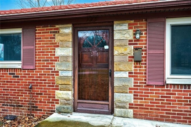 Photo - 275 Parker Dr