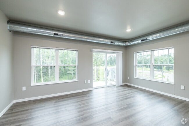 2BR, 2BA - 1,002SF - Living/Dining Room