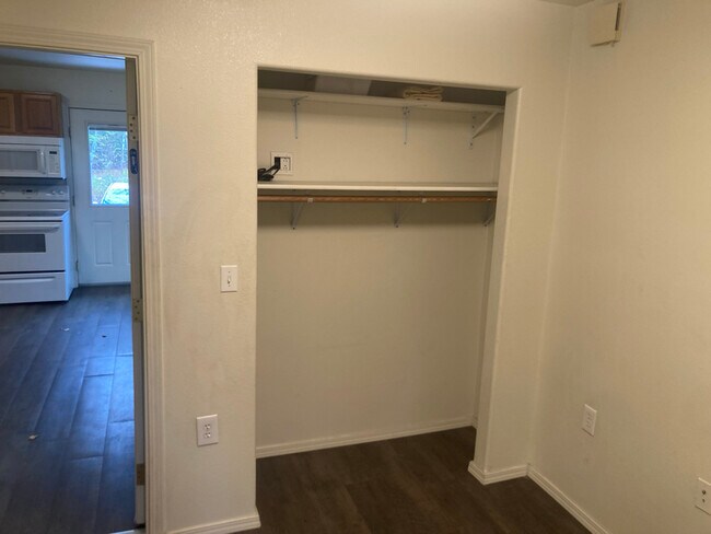 Photo - 1889 Bradway Rd