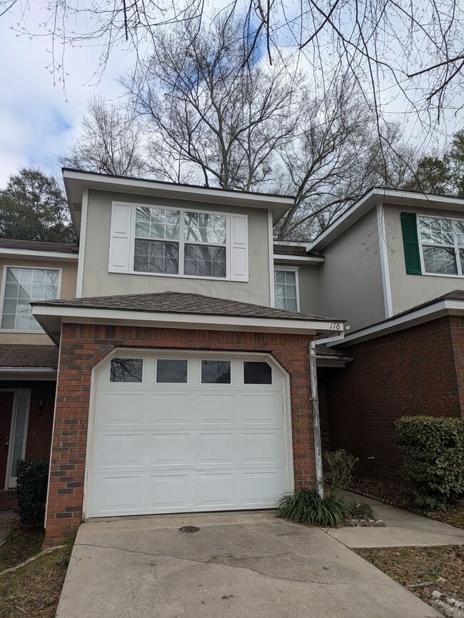 Building Photo - 178 Woodmere Dr Unit 178 Woodmere Drive