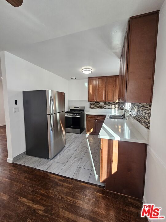 Photo - 1537 Laurel Ave Unidad 104