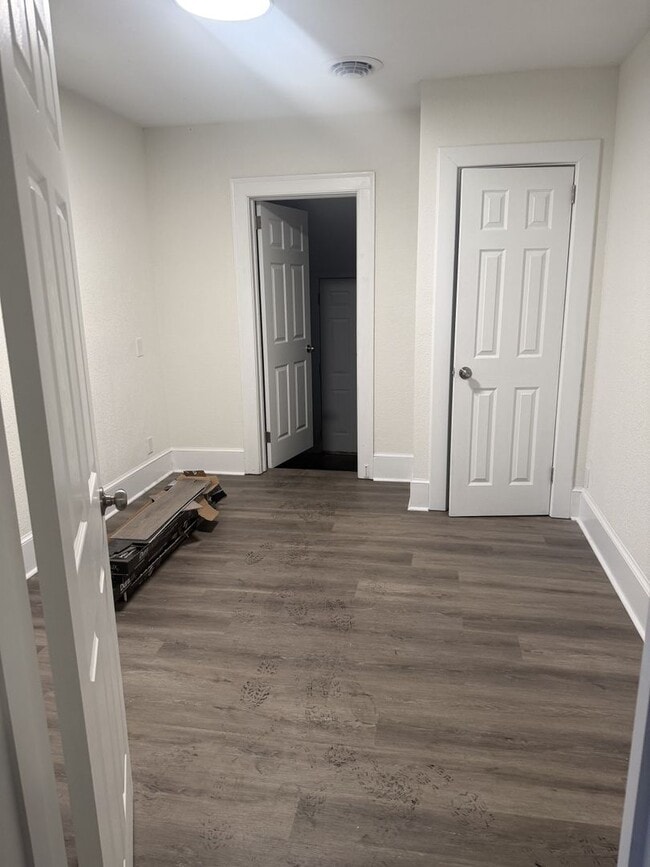 Photo - 840 Colonel Byrd St