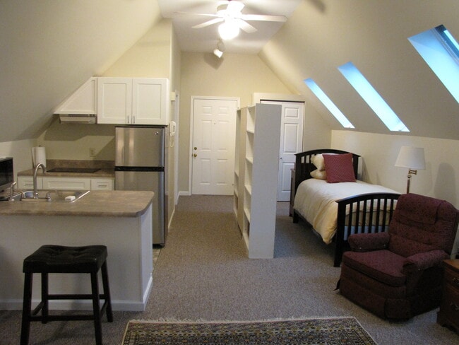 Photo - 6920 Lark Ln Unit Studio
