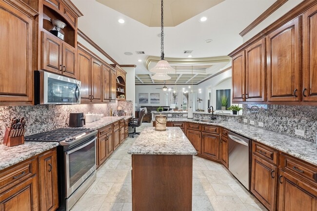 Photo - 19623 Fairway Island Drive