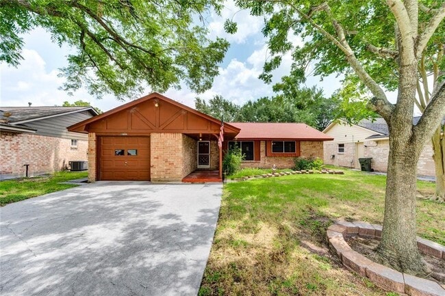 Building Photo - 13634 Greenridge Dr Rental