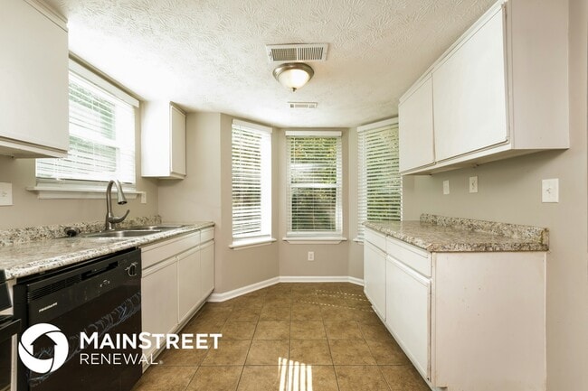 Photo - 830 Durham Crossing