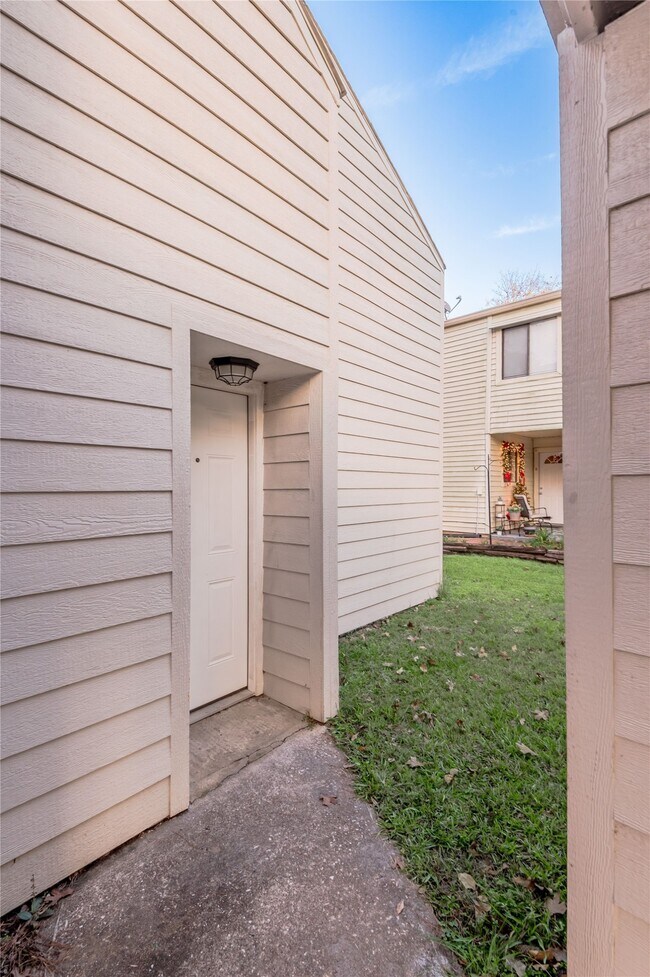 Photo - 26612 Primrose Ct