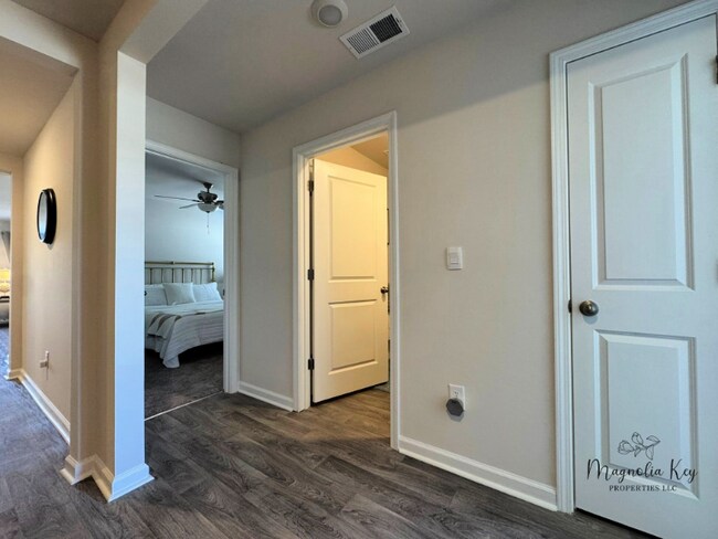 Photo - 514 Strawberry Fld Wy