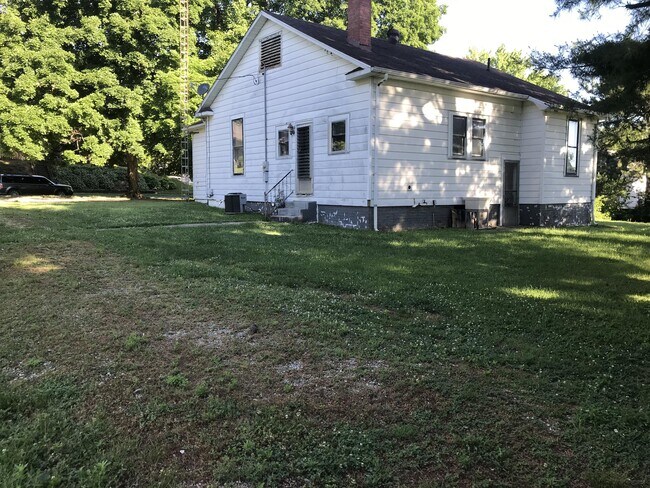 Photo - 402 S Hall St