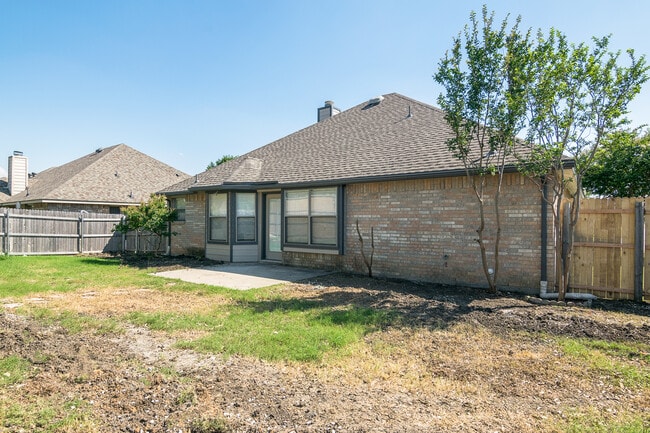Parte trasera de la casa - 956 Carlin Ln