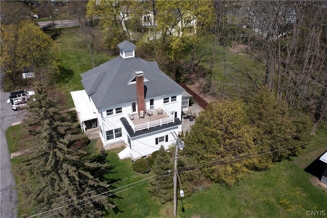 40 Lakeview Cir