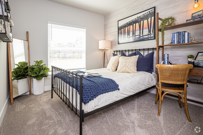 2BR, 2BA - 1,019SF - Panama Flats