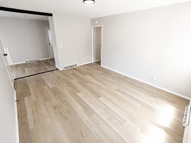 Photo - 255 Taylor Rd
