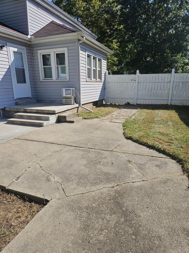 Photo - 408 S Huron St