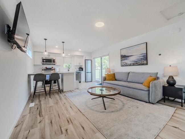 Building Photo - 113 113 Ave NW Unit 9107G