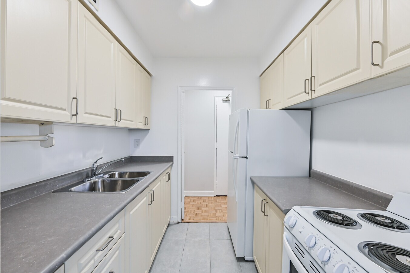 Photo - Davisville Tower Unit 00103