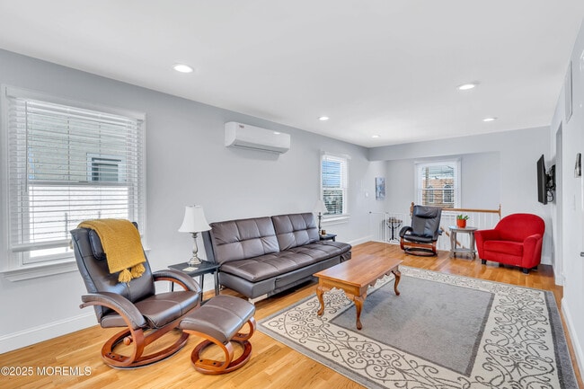 Photo - 410 4th Ave