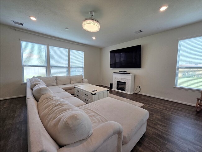 Photo - 25553 Kensington Lk Dr
