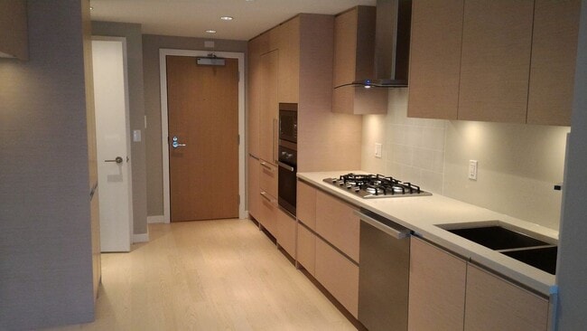 Building Photo - 4539 Cambie St Unit 103 4539 Cambie Street