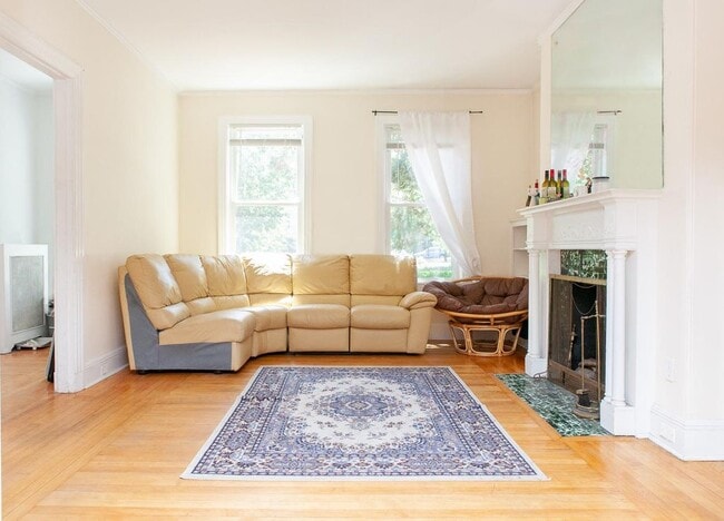 Photo - 1743 Commonwealth Ave