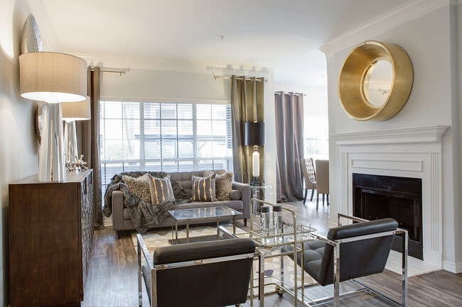 Recurso Residencial 17-18 - The Palmer at Las Colinas