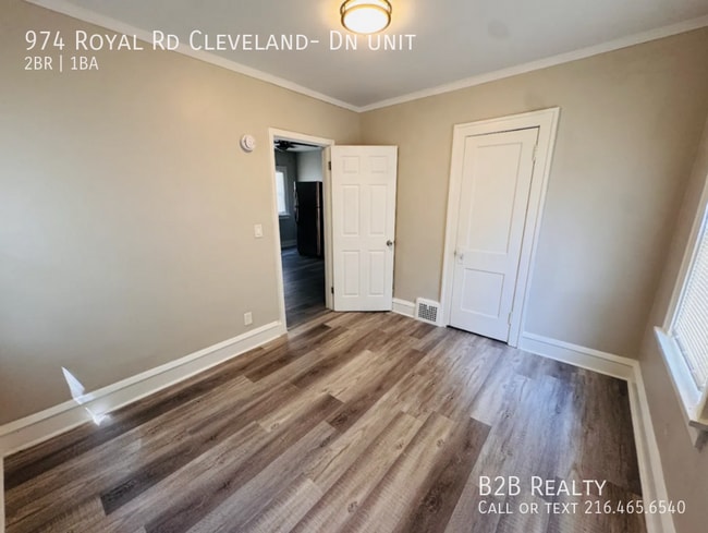 Photo - 974 Royal Rd