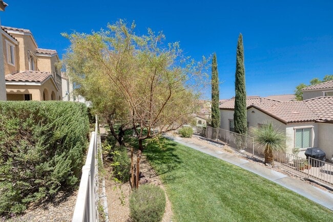 Photo - Well Kept Summerlin 3 Bedroom Home