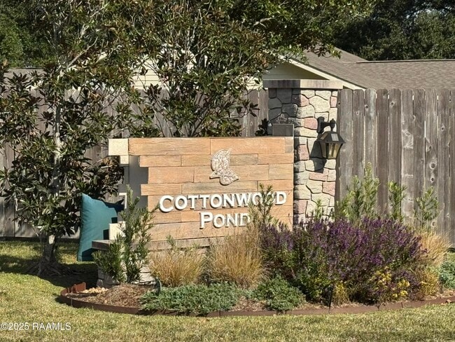 Photo - 406 Gray Birch Lp