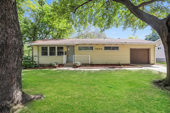 Super Cute Three Bedroom - Super Cute Three Bedroom House