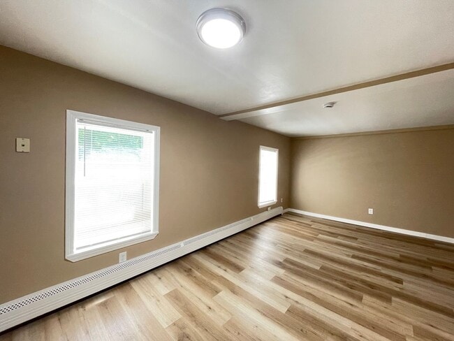 98 Main St Unit 5