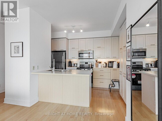 Photo - 26 Norton Ave Unit 1603