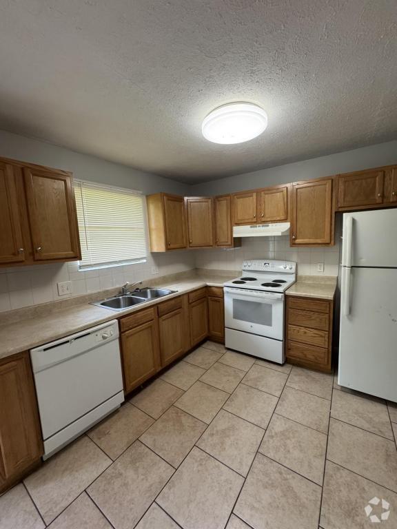 Building Photo - 76 Apple Ln Rental