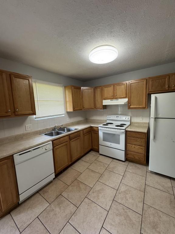 Building Photo - 76 Apple Ln Rental