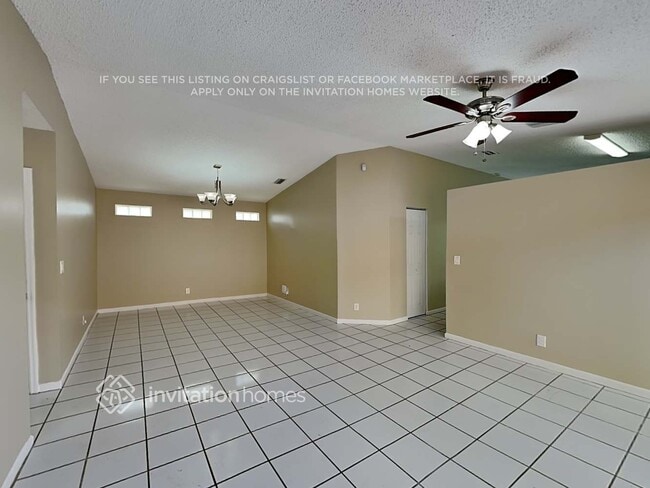 Photo - 16940 SW 142nd Pl