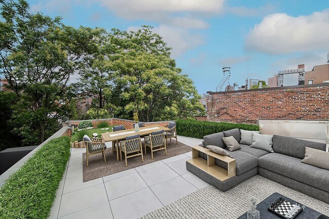 Photo - 557 Hudson Street Unit 2