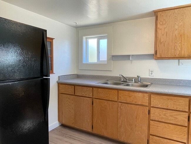 Photo - Great 1 Bedroom 1 Bath Cottage-ALL UTITLITES INCLUDED, except Power